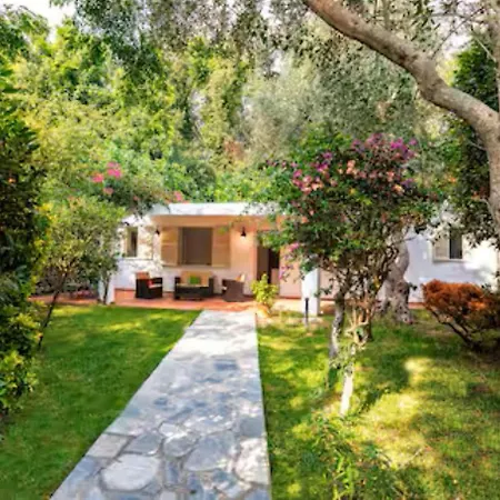 Nyaraló Ischia-forio-punta Caruso-la Grille Du Coq-villa 2 Il Prezzo Della E Riferito All'intero Con Il Limite Delle Persone Previste N 4