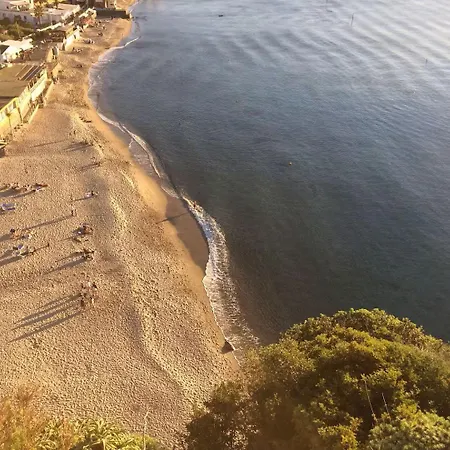 Ischia-forio-punta Caruso-la Grille Du Coq-villa 2 Il Prezzo Della E Riferito All'intero Con Il Limite Delle Persone Previste N 4 *
